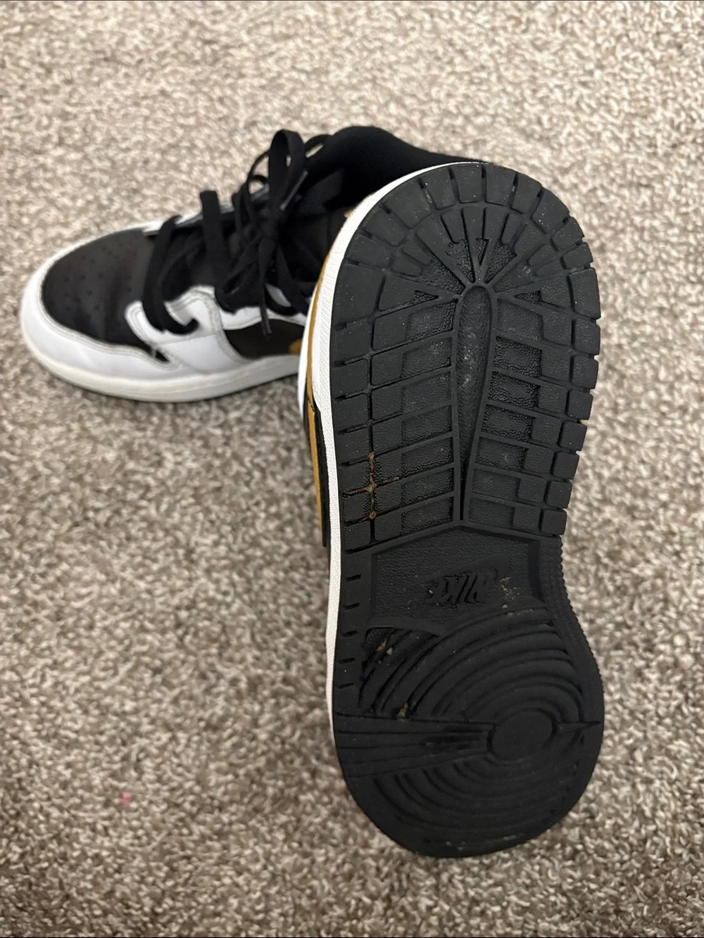 Nike Air Jordan 1
